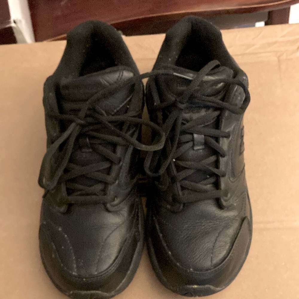 New Balance Women’s Black Walking Shoes Size 9 EUC